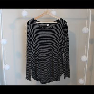 Old navy long sleeved shirt